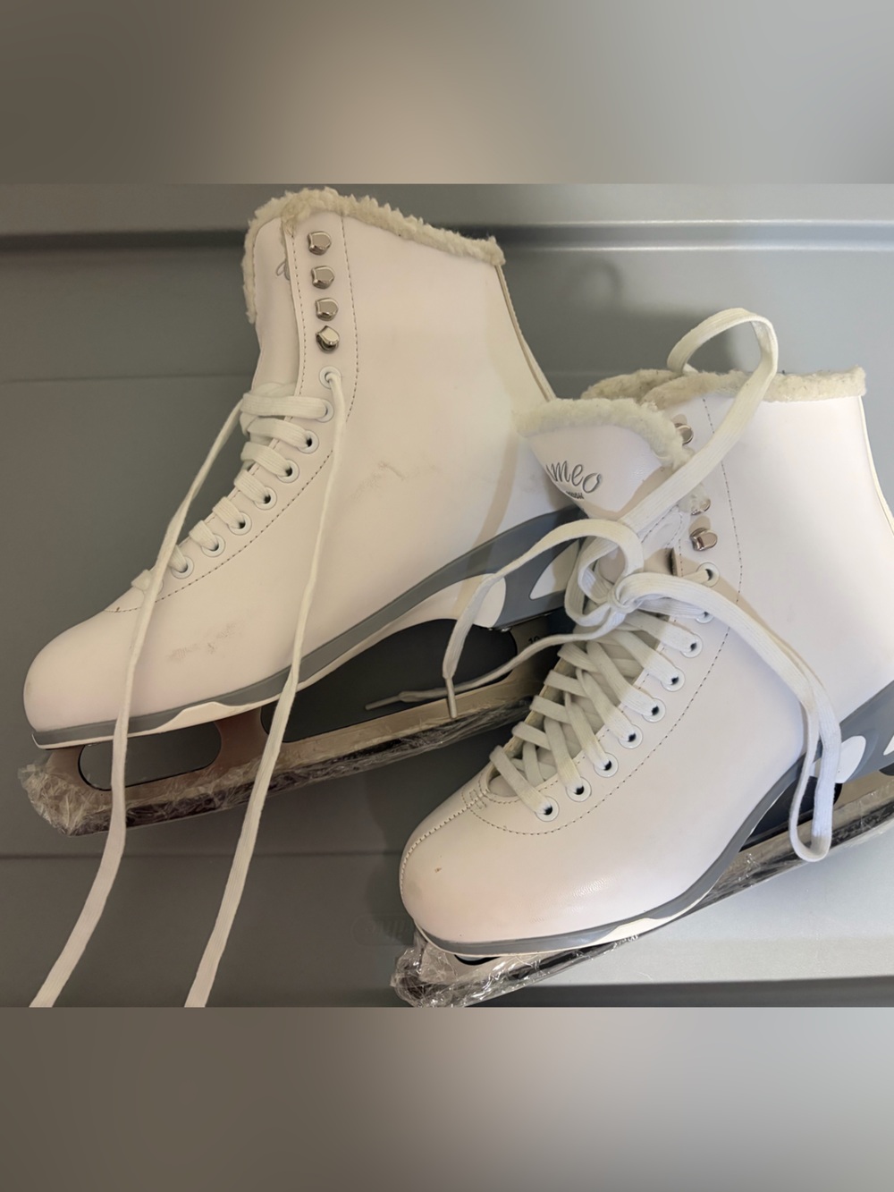 JACKSON White Women's Faux-Fur Lined Ice Skates